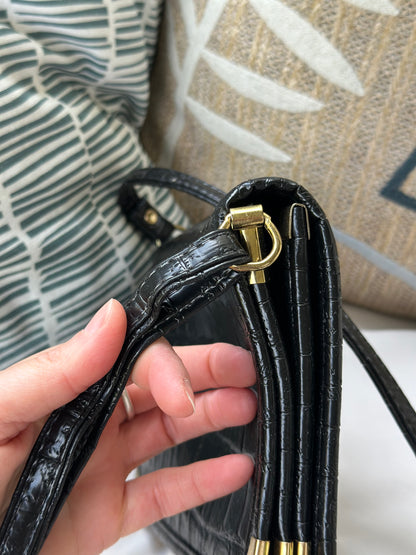 Sac bandoulière cuir noir effet croco vintage