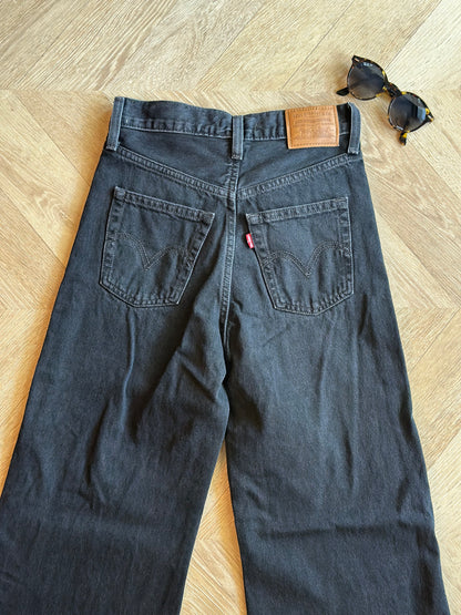 Jean wide leg noir Levi’s Ribcage T.34