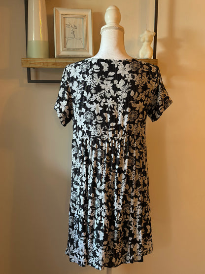 Robe fluide fleurie noir & blanc T.36/38