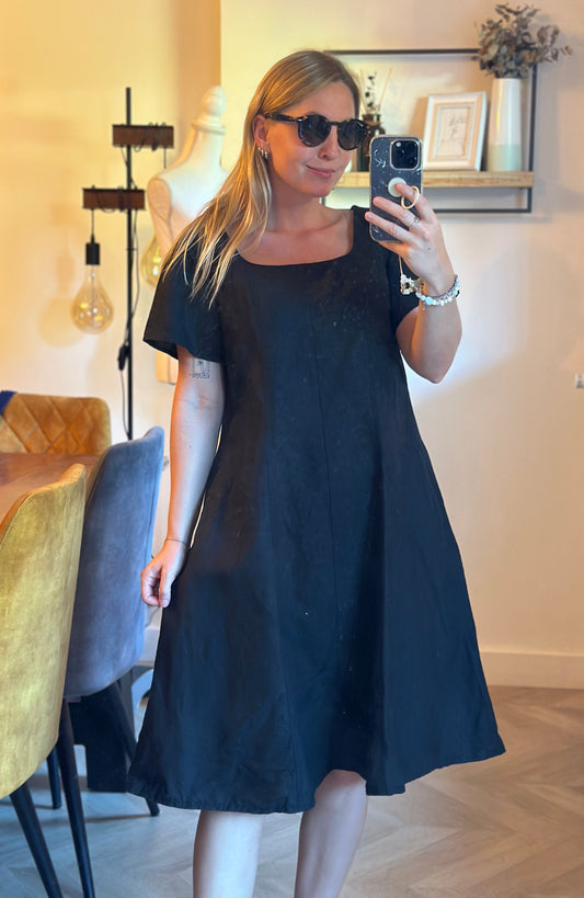 Robe en lin noir T.40