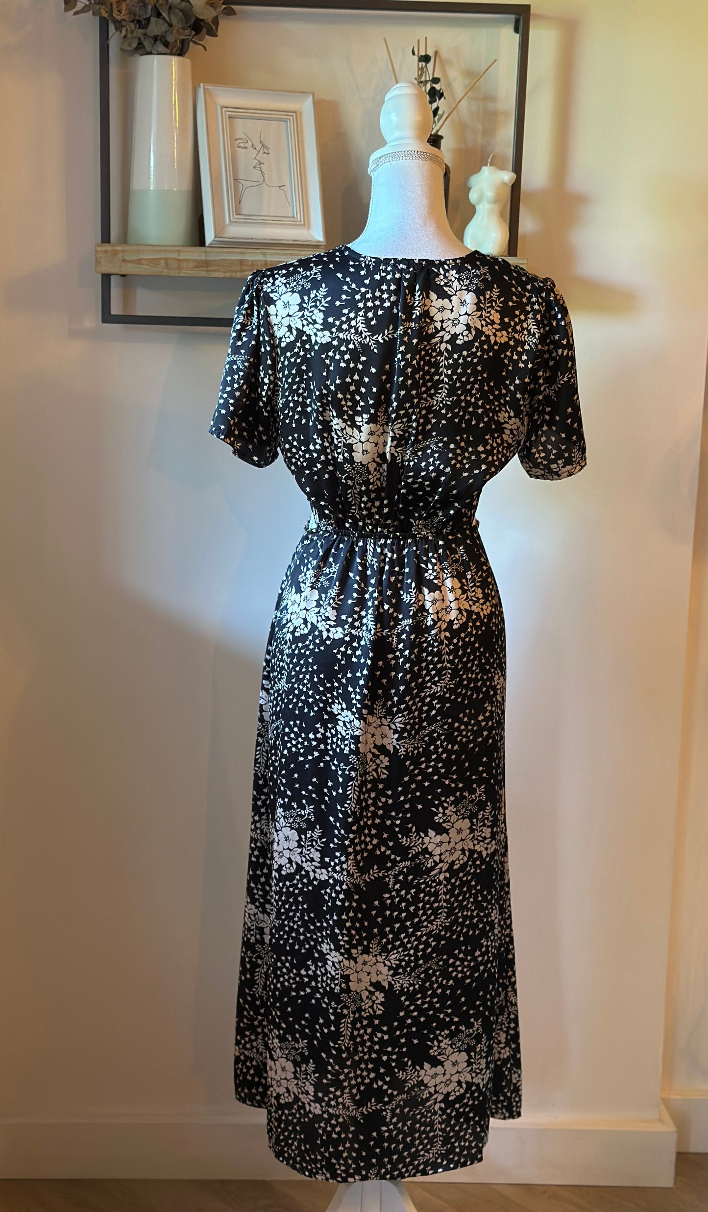 Robe longue imprimé fleuri noir et écru T.36/38