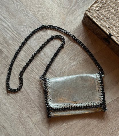 Sac bandoulière cuir métallisé doré chaîne Made in Italy – 21x14 cm