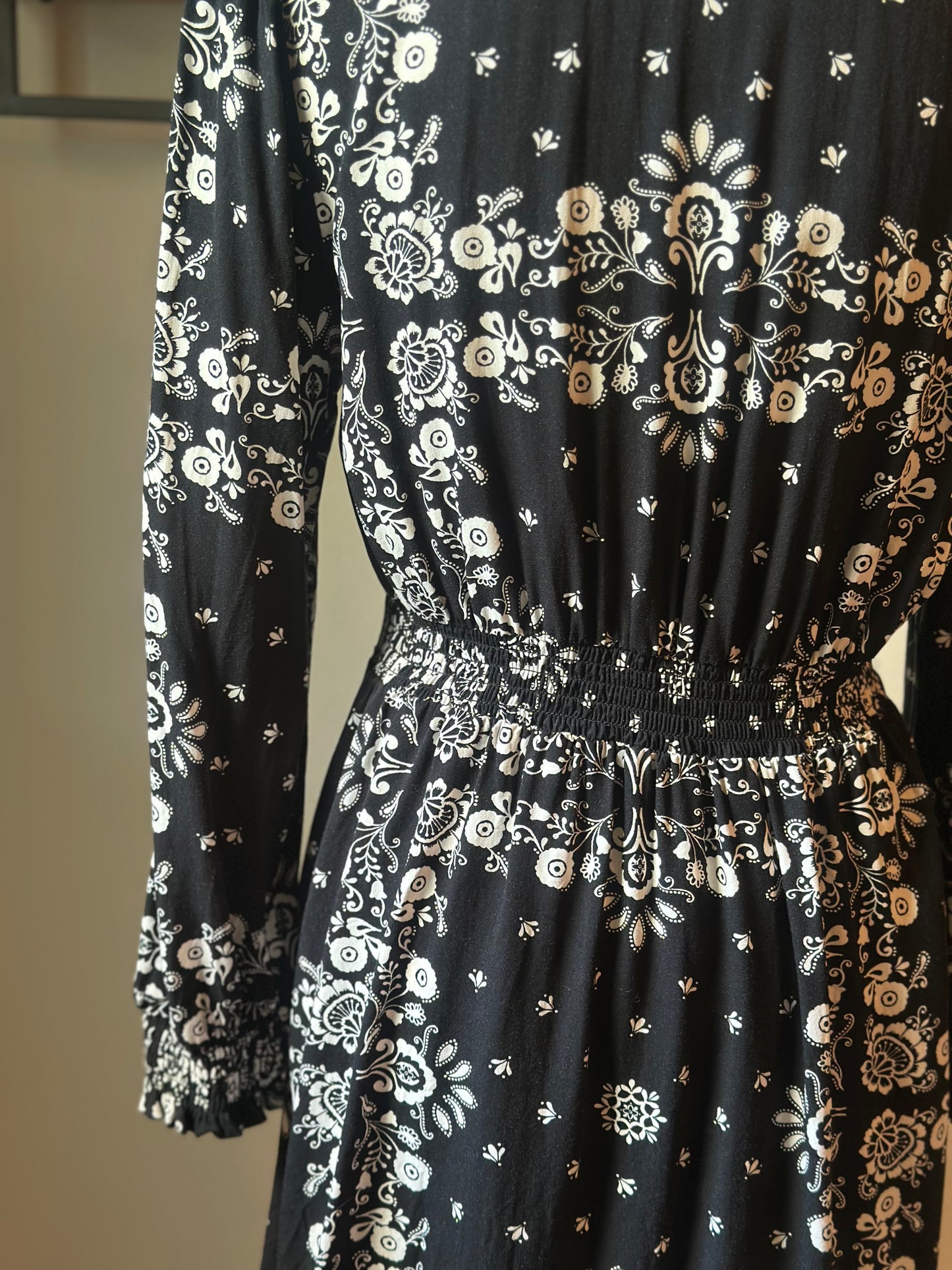 Robe évasée imprimé noir et blanc viscose T.38