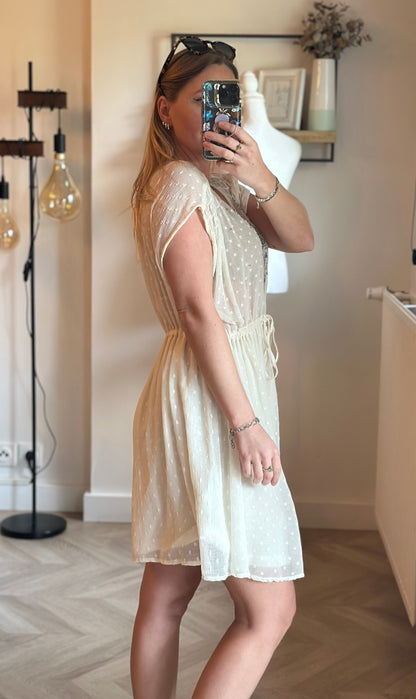 Robe d’été plumetis blanc crème détails sequins T.38