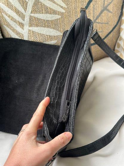 Sac bandoulière cuir et daim effet croco noir – fabriqué en Italie