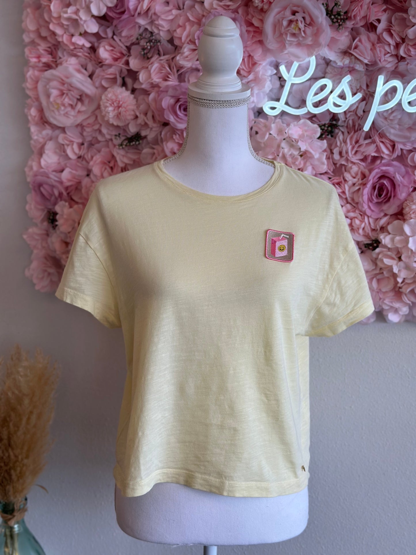 T-shirt estival oversize jaune pâle avec patch brodé, T.36