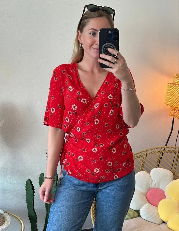 Blouse portefeuille rouge à motifs fleuris T.34