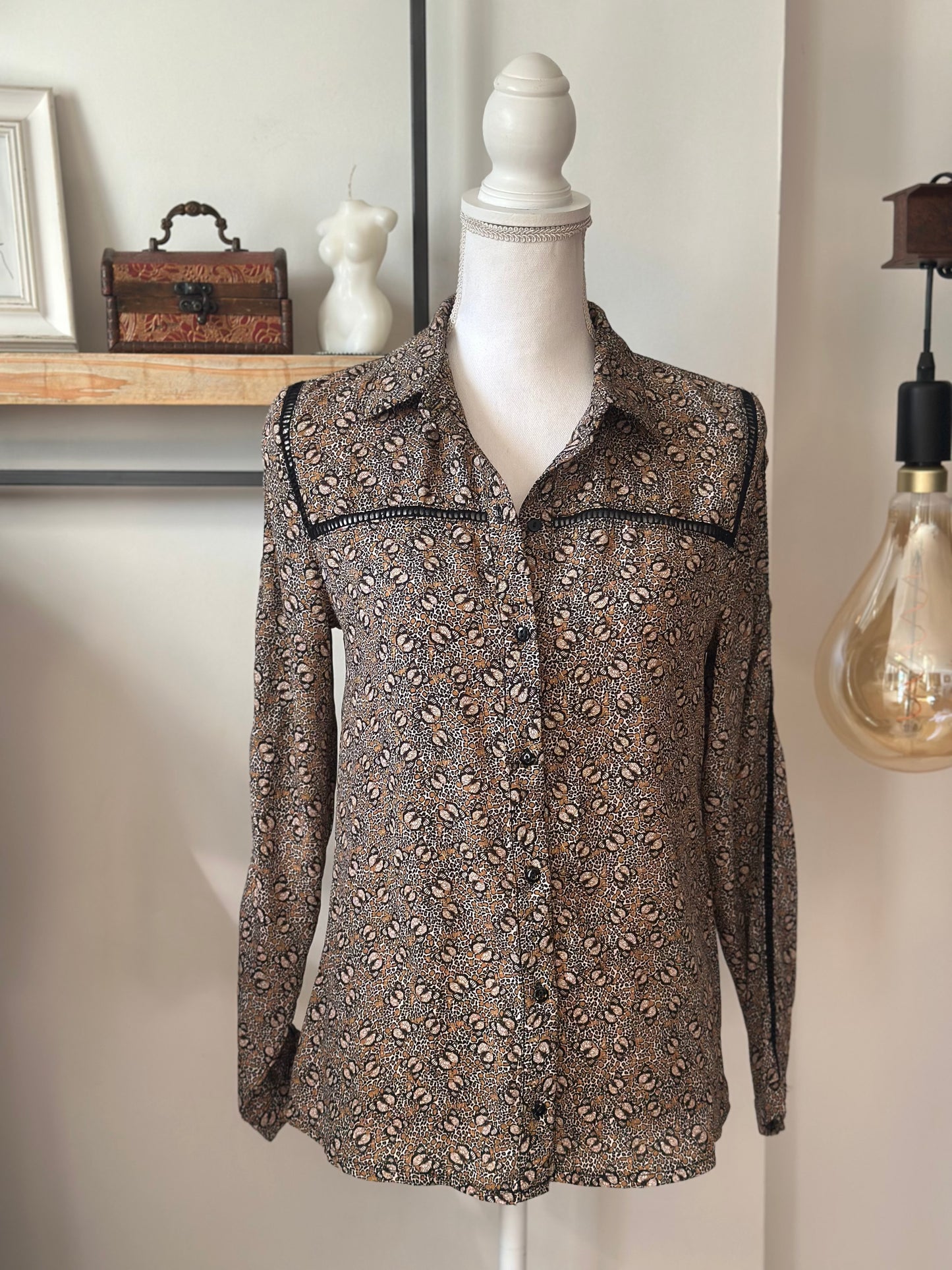 Chemise imprimé papillons et léopard T.36