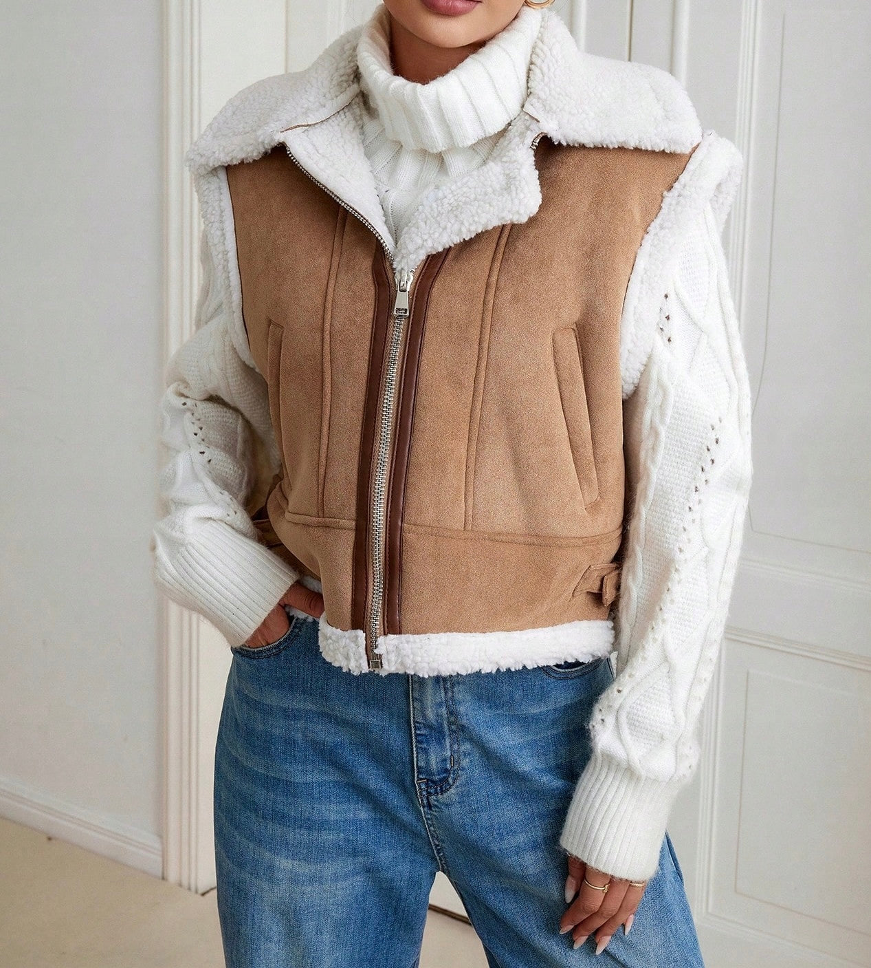 Veste sans manches style peau retournée beige et écru T.34
