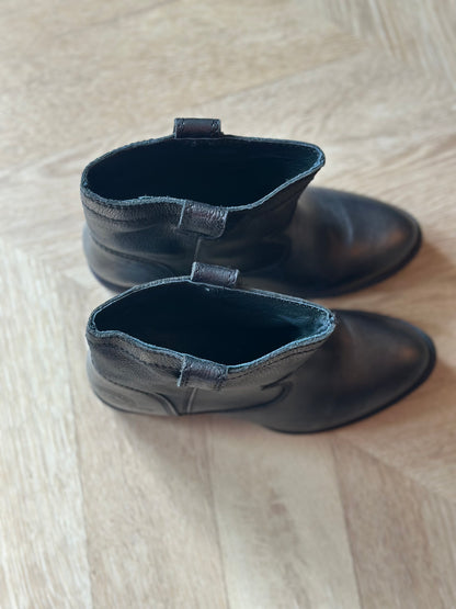 Bottines cuir noir talon P.37
