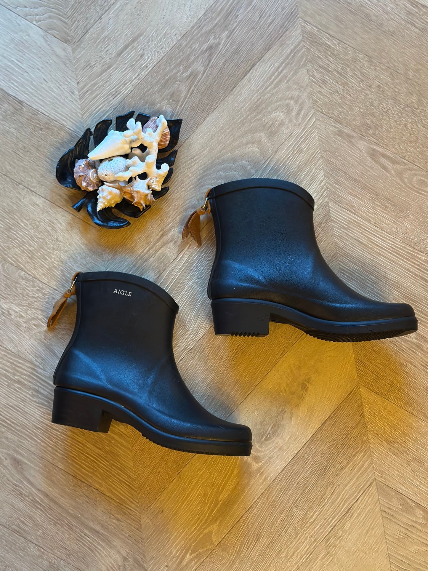 Bottines de pluie noires Juliette en caoutchouc naturel P.37
