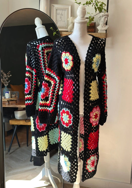 Gilet long crochet fleuri – patchwork fait main, T.U