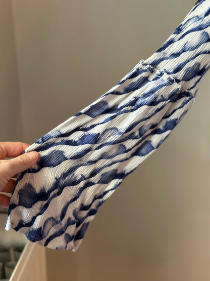 Chemisier imprimé bleu et blanc modèle Fuzzy T.36