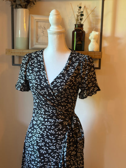 Robe portefeuille noire imprimé fleuri lurex argenté T.36