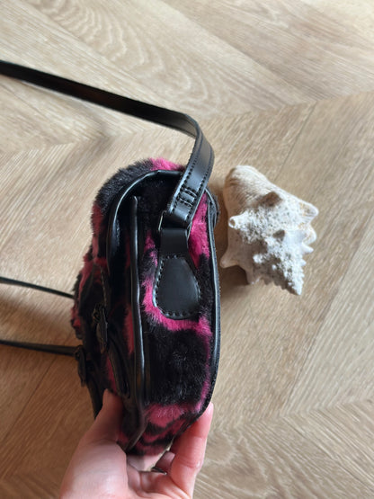 Sac bandoulière imprimé vache rose noir Dr Martens