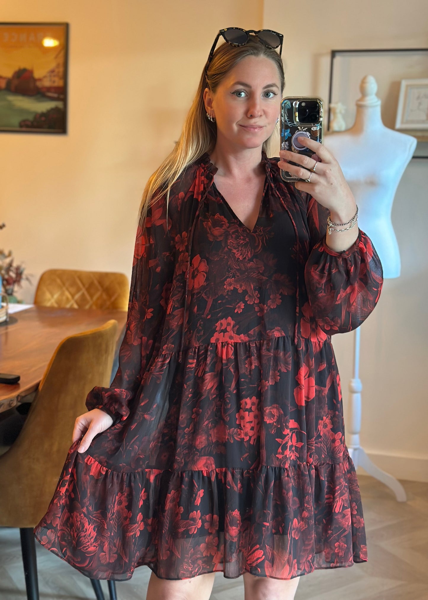 Robe fluide fleurie noir & rouge T.38