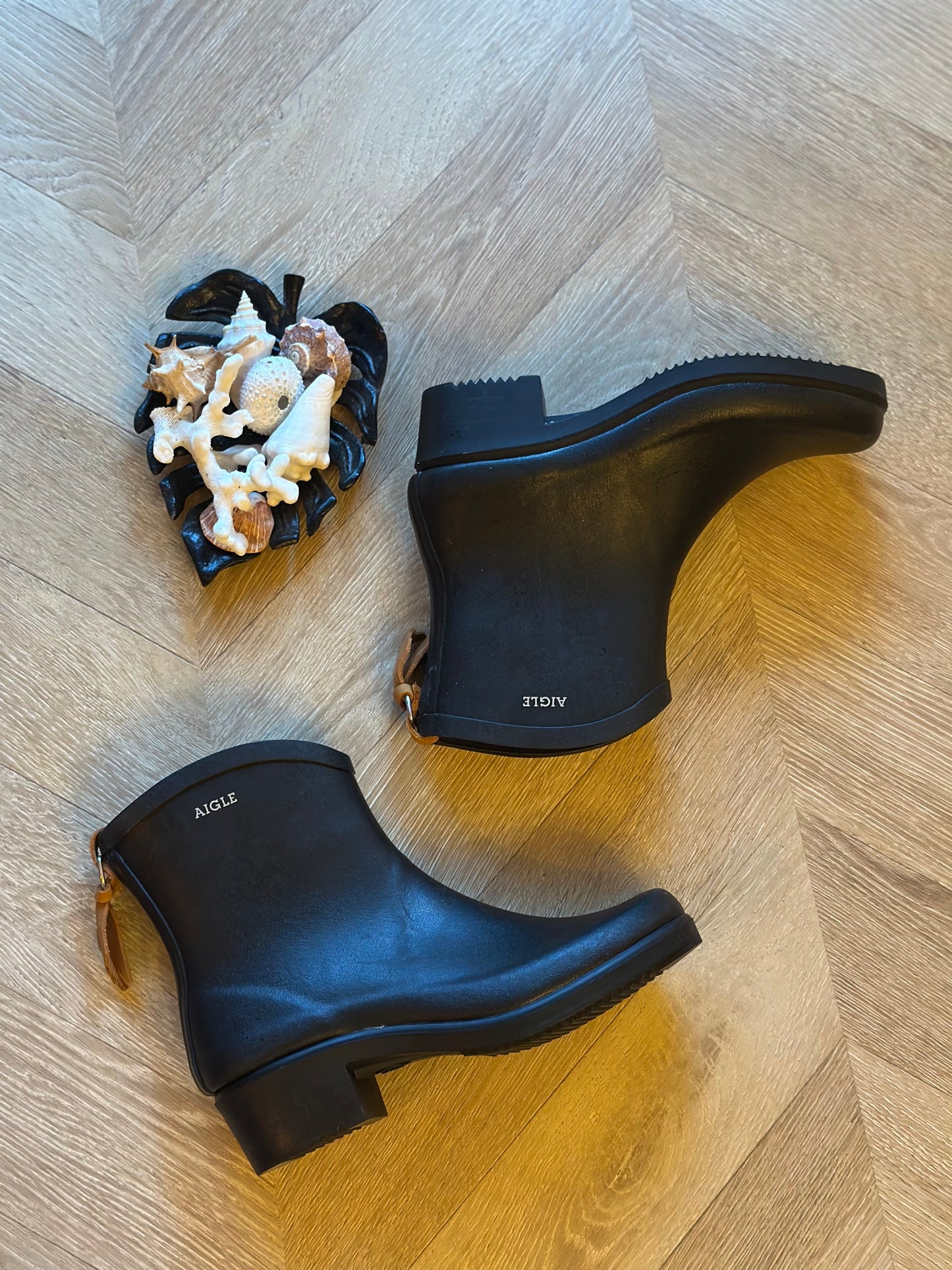 Bottines de pluie noires Juliette en caoutchouc naturel P.37