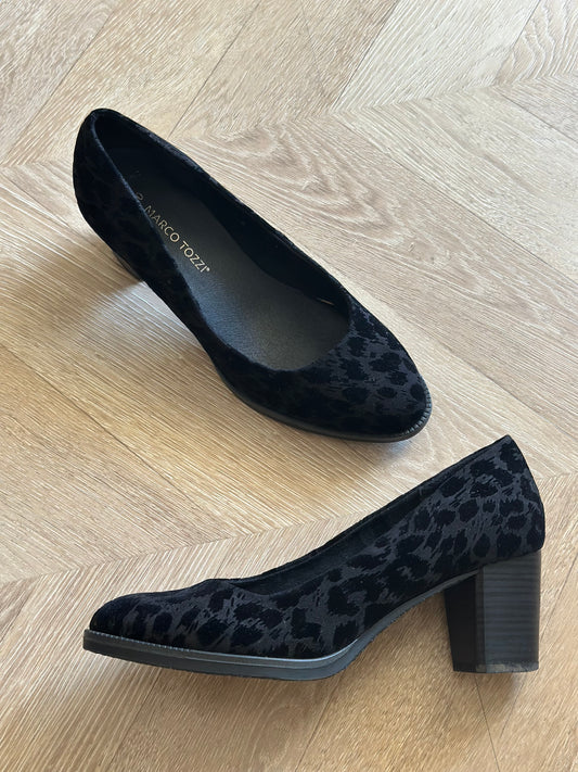 Escarpins noirs motif ton sur ton talon bloc – T.40