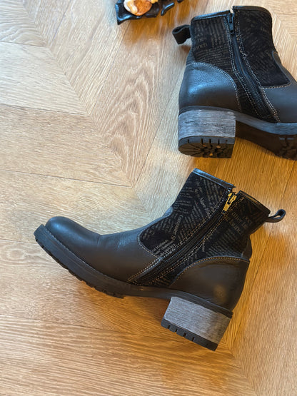 Bottines noires en cuir P.38