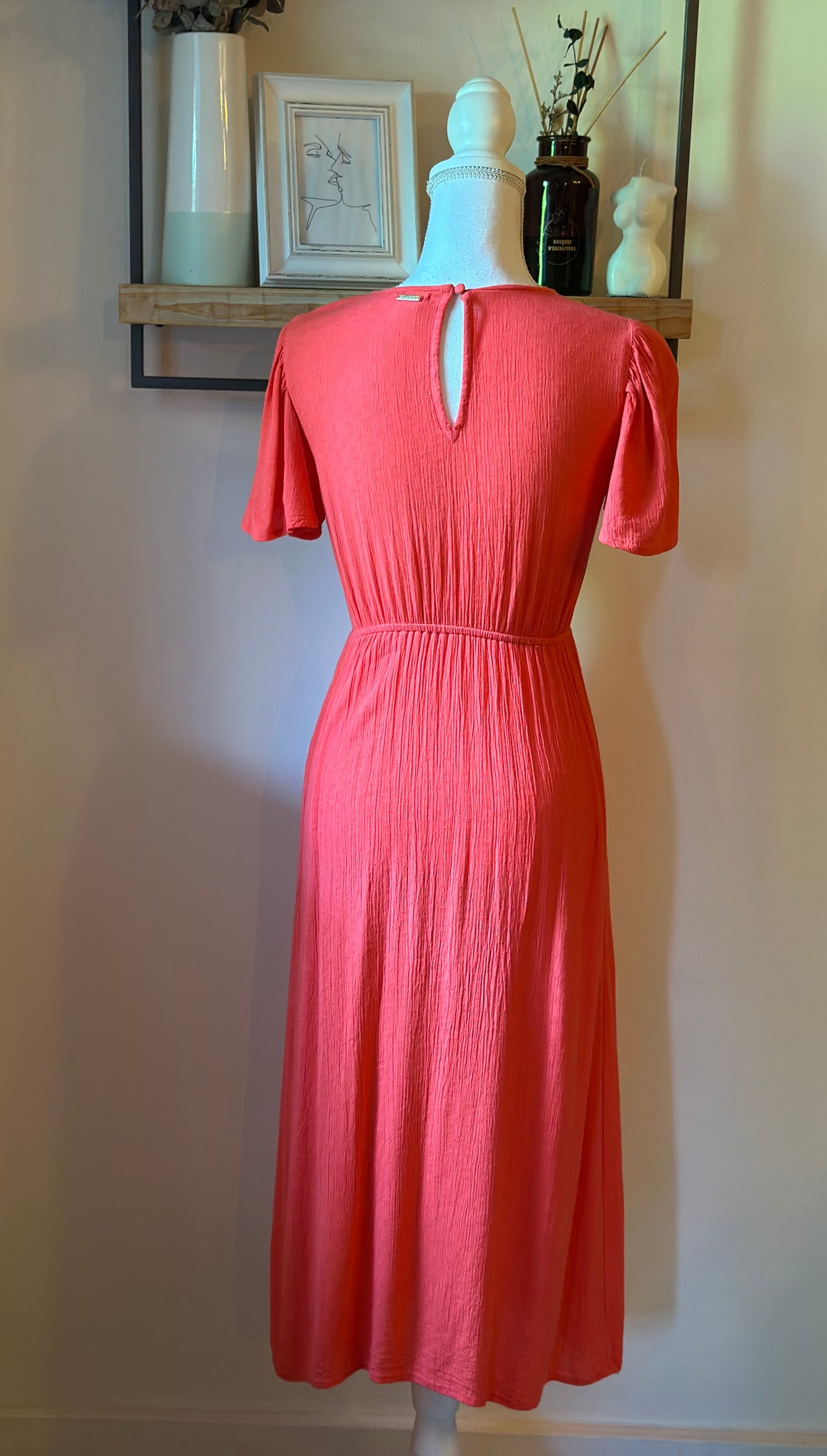 Robe midi modèle Jet corail tropical T.36
