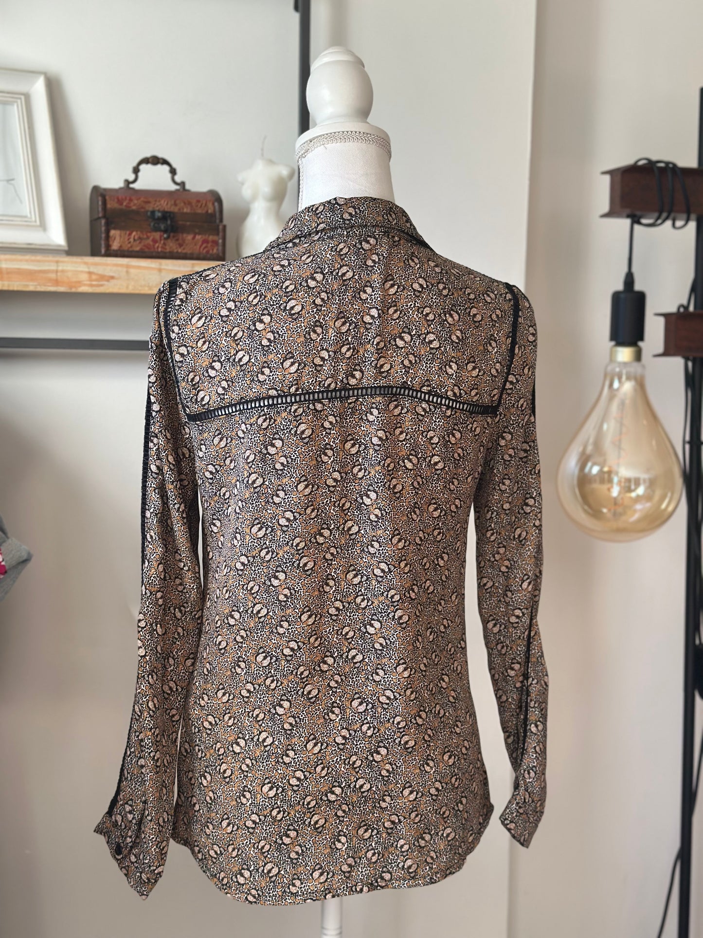 Chemise imprimé papillons et léopard T.36