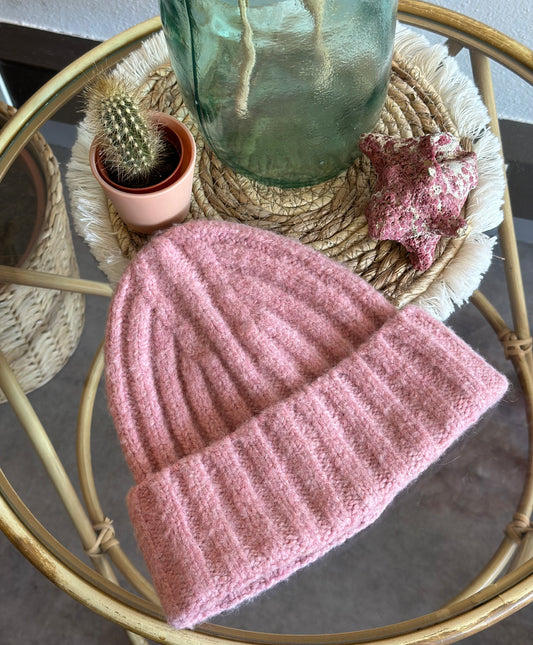 Bonnet en maille côtelée rose clair