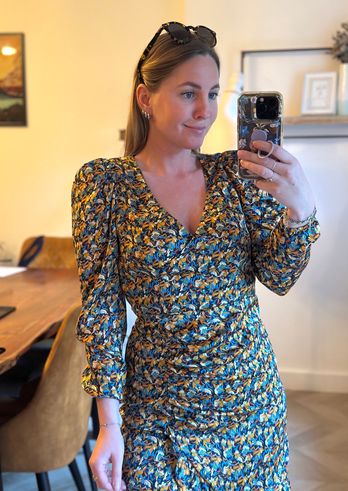 Robe élégante à fleurs colorées, neuve avec étiquette T.36