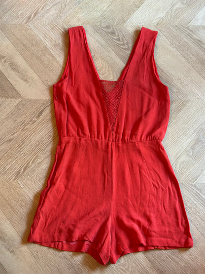 Combishort rouge décolleté dentelle Devas T.38