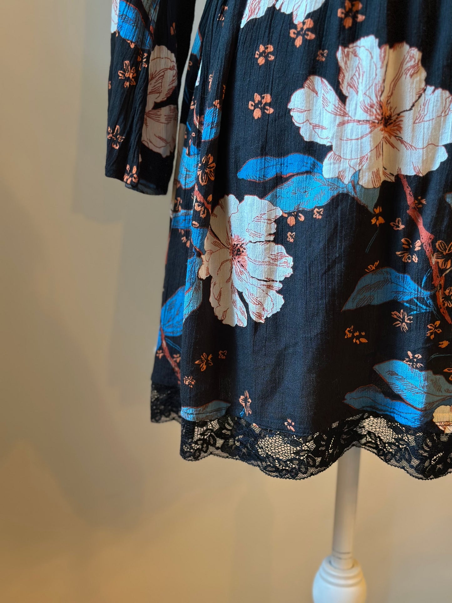 Robe courte à fleurs bohème T.36