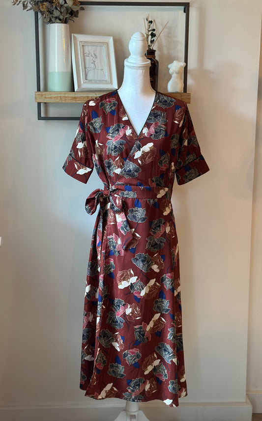 Robe portefeuille fleurie marron T.38