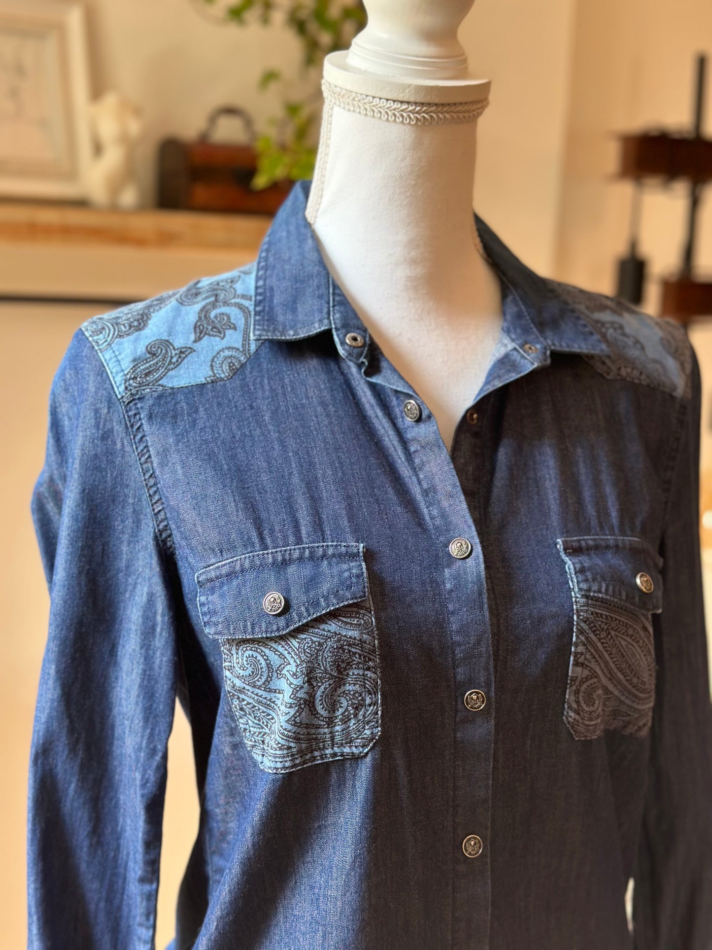 Chemise en jean motif cachemire T.34
