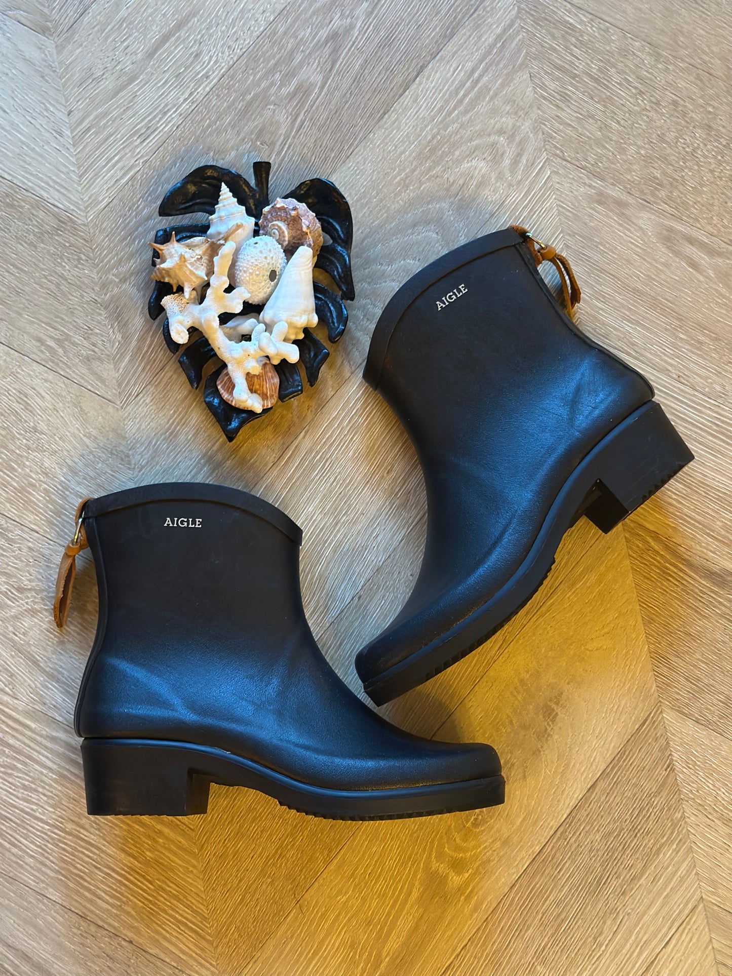 Bottines de pluie noires Juliette en caoutchouc naturel P.37