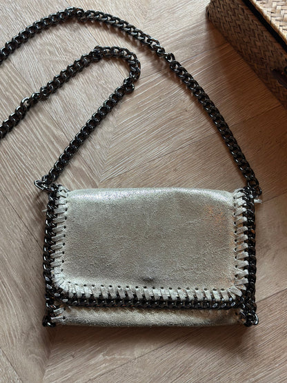 Sac bandoulière cuir métallisé doré chaîne Made in Italy – 21x14 cm