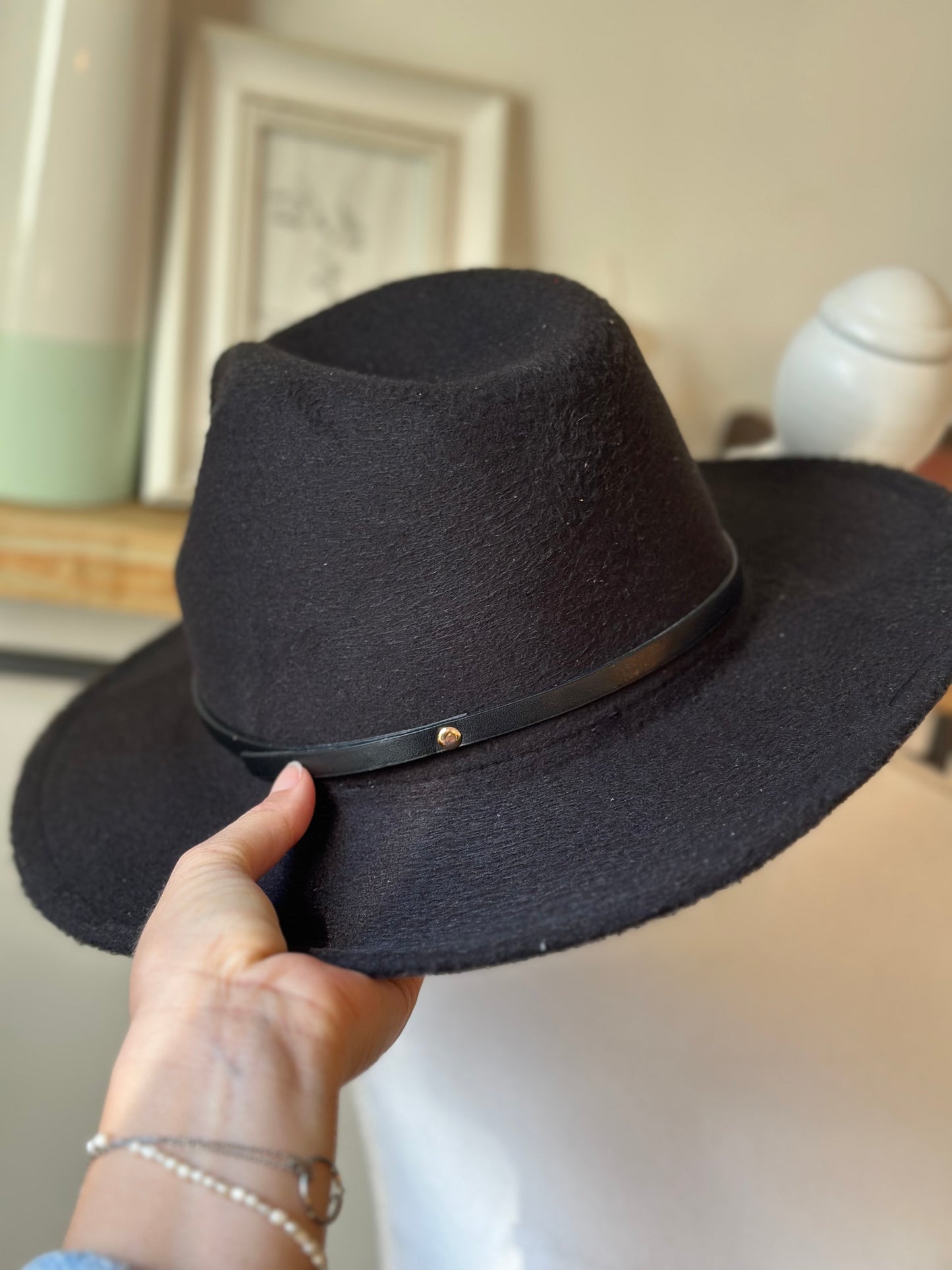 Chapeau en laine noir élégant femme taille 55/58 cm