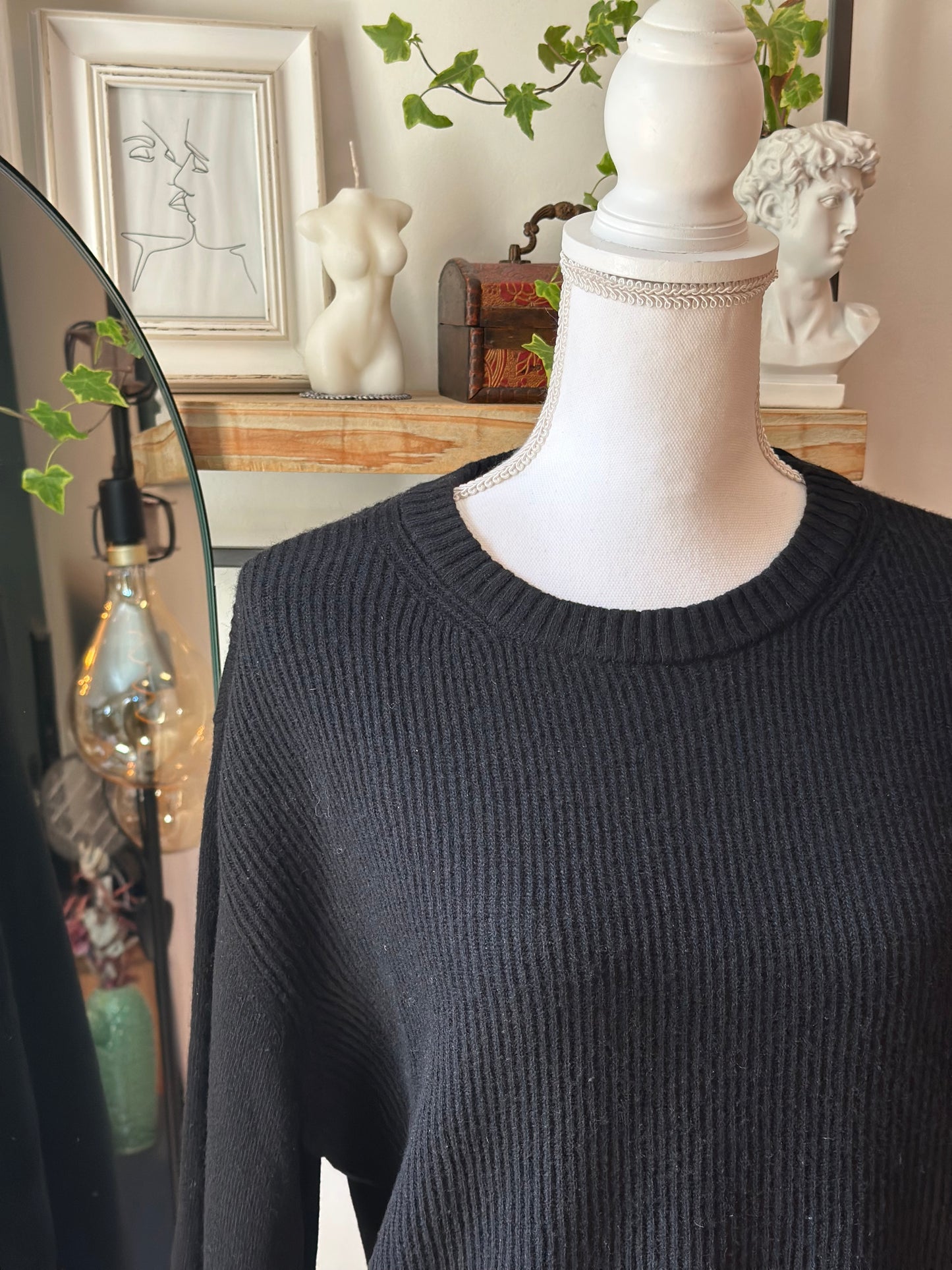 Pull noir en laine logo brodé T.42