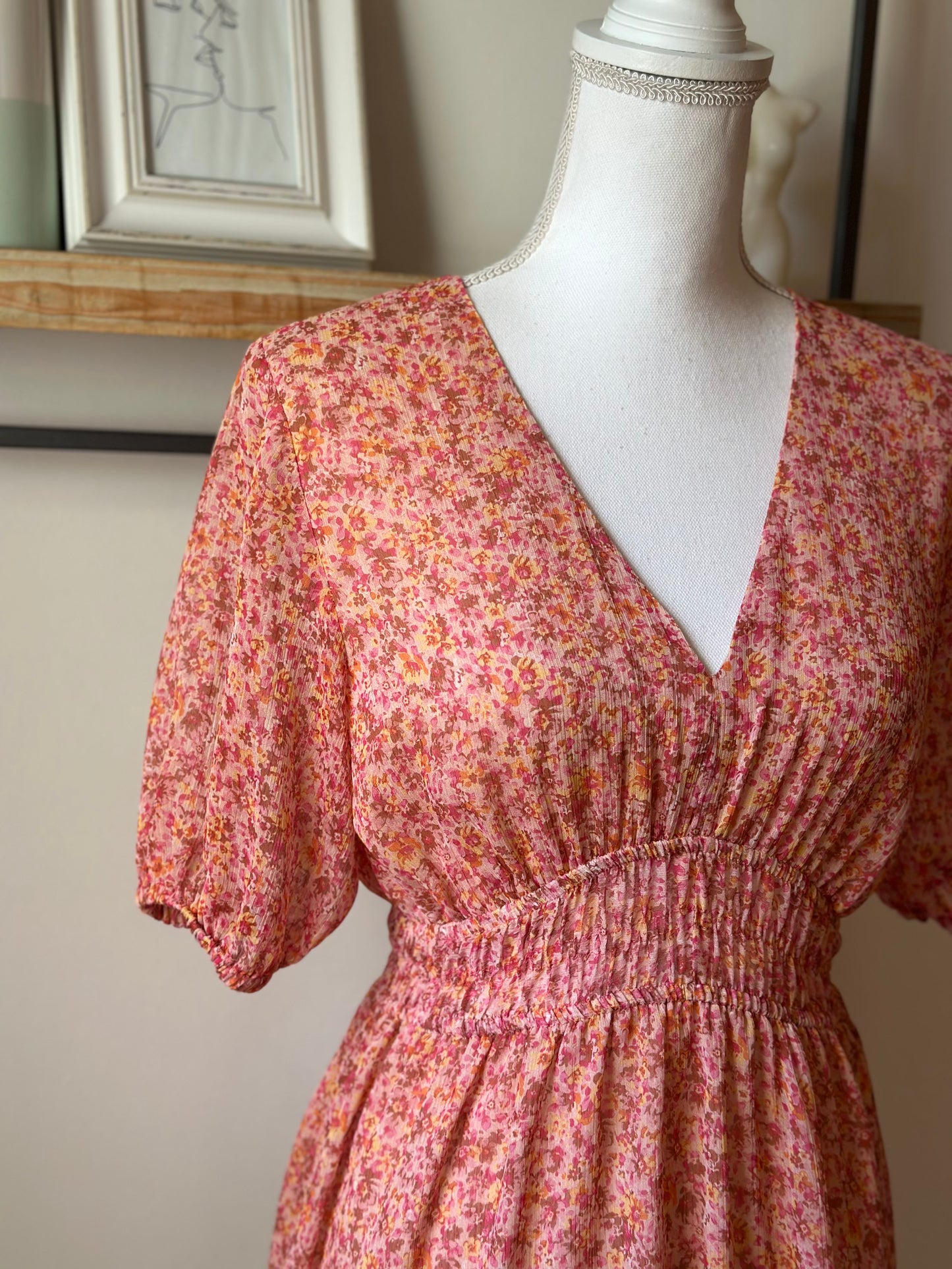 Robe midi fleurie col V smockée T.34