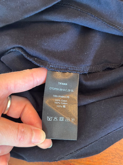 Top bleu marine détail bijou dos T.44