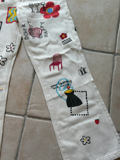 Pantalon jean blanc imprimé fleuri moderne Neuf T.34