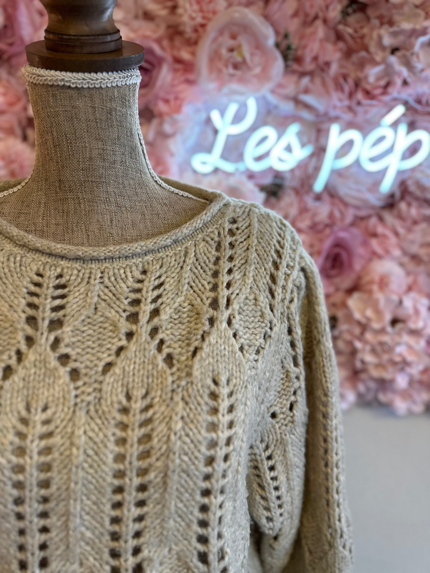 Pull en maille façon crochet en laine, T.38