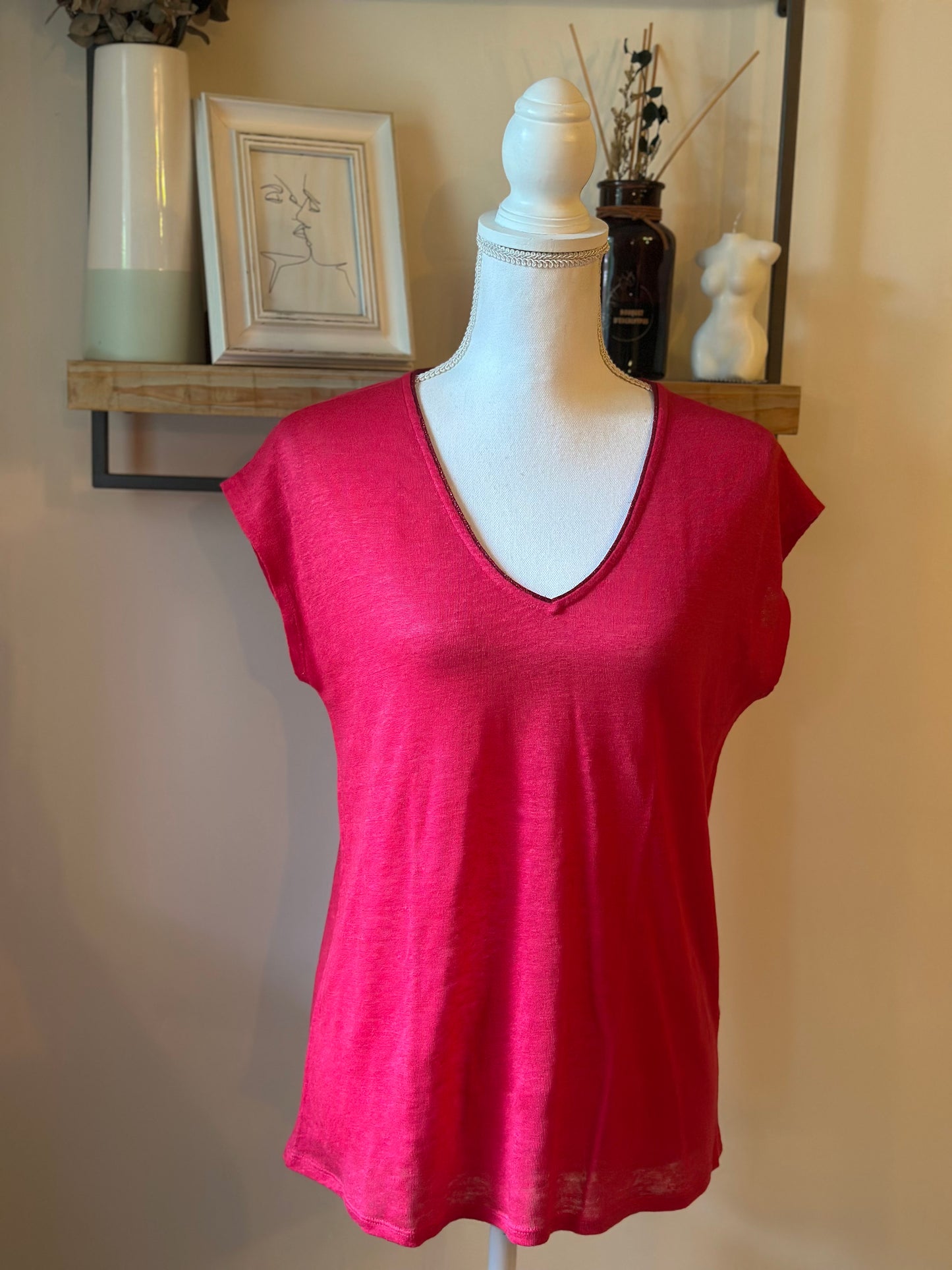 Top lin rouge col V neuf T.36 ample