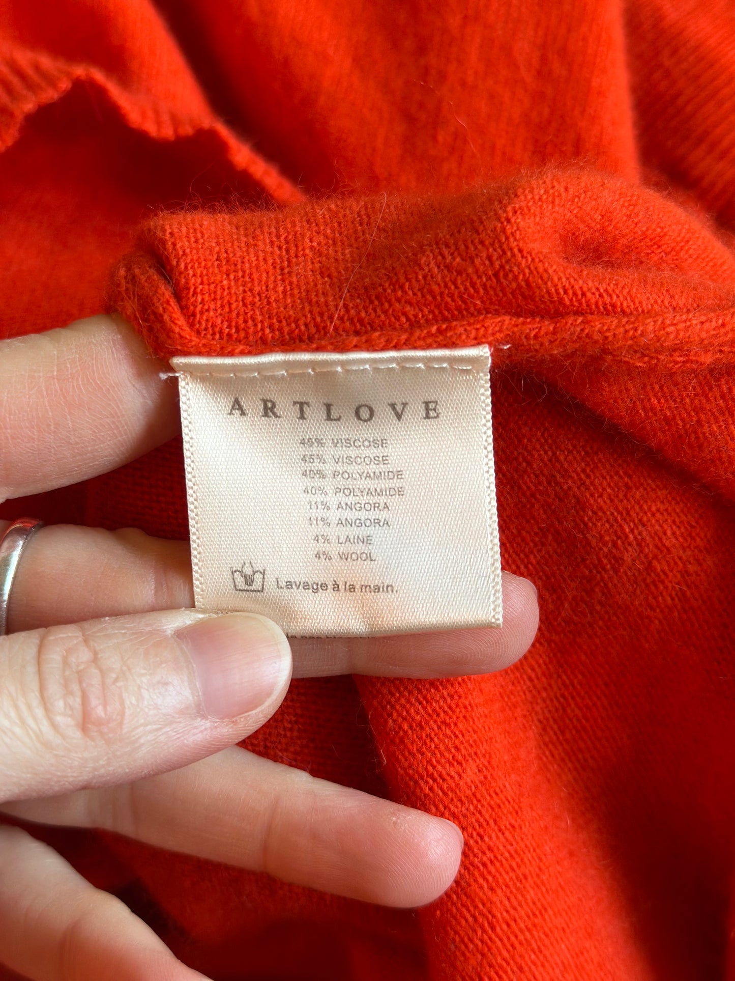 Pull rouge col V angora laine T.36