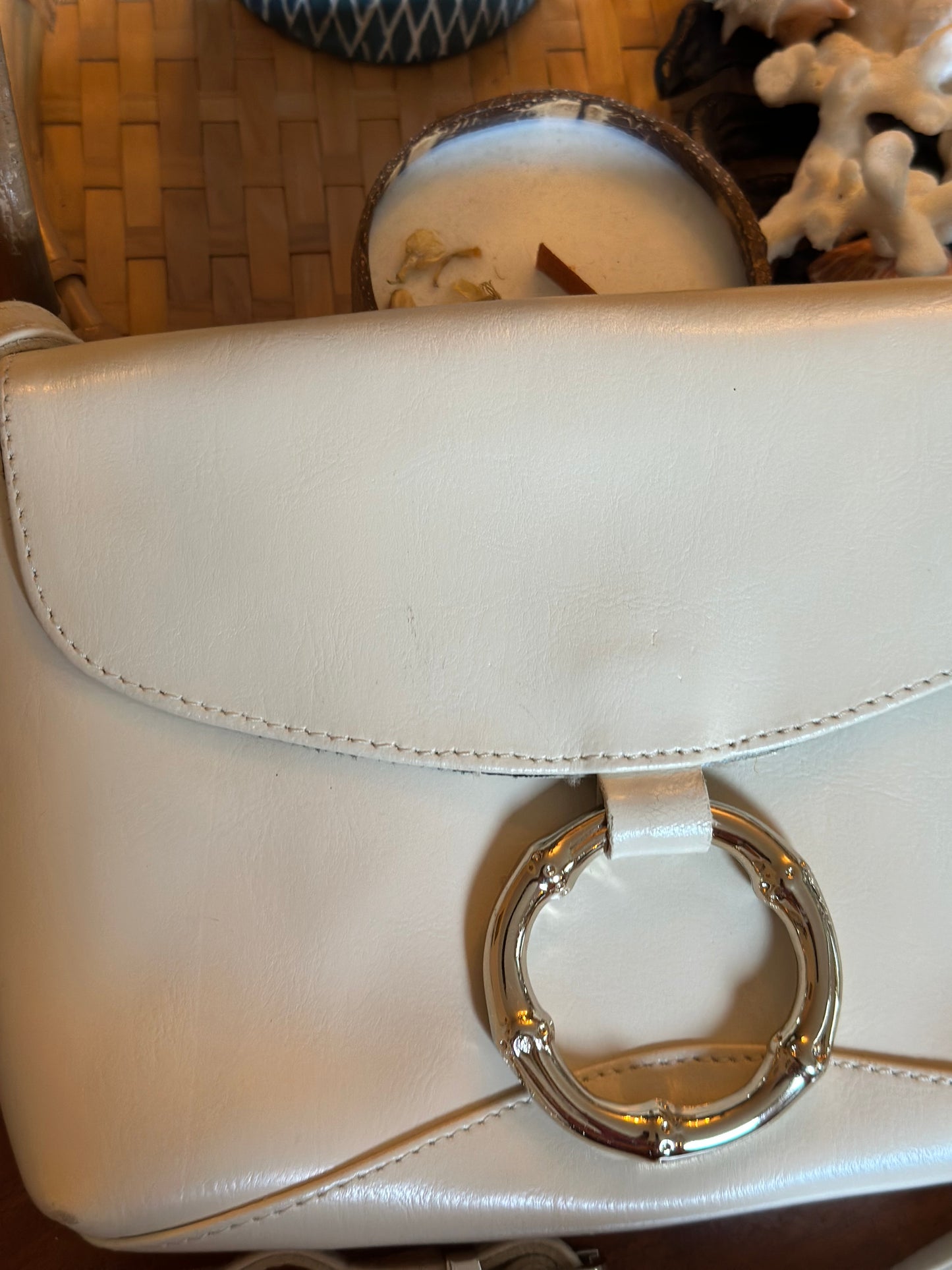 Sac bandoulière en cuir blanc crème cercle argenté – Vintage Made in France
