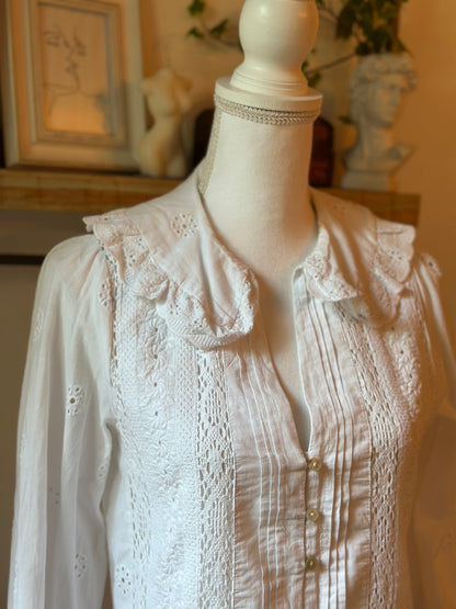 Blouse blanche broderies florales et dentelle T.34