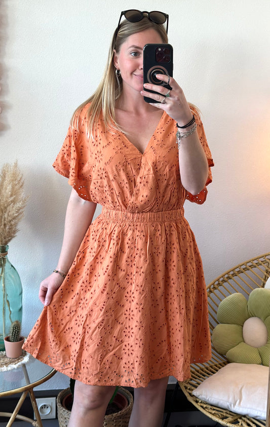 Robe orange en broderie anglaise T.36