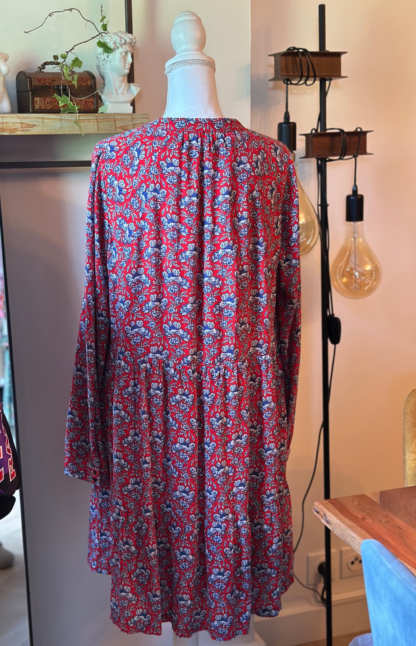 Robe fluide imprimé fleuri rouge et bleu T.42