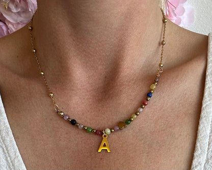 Collier initiale “A” en acier inoxydable avec perles naturelles colorées