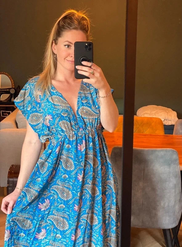 Belle robe longue motifs bleus fleuris T.U