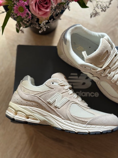 Basket New Balance 2002R beige P.36