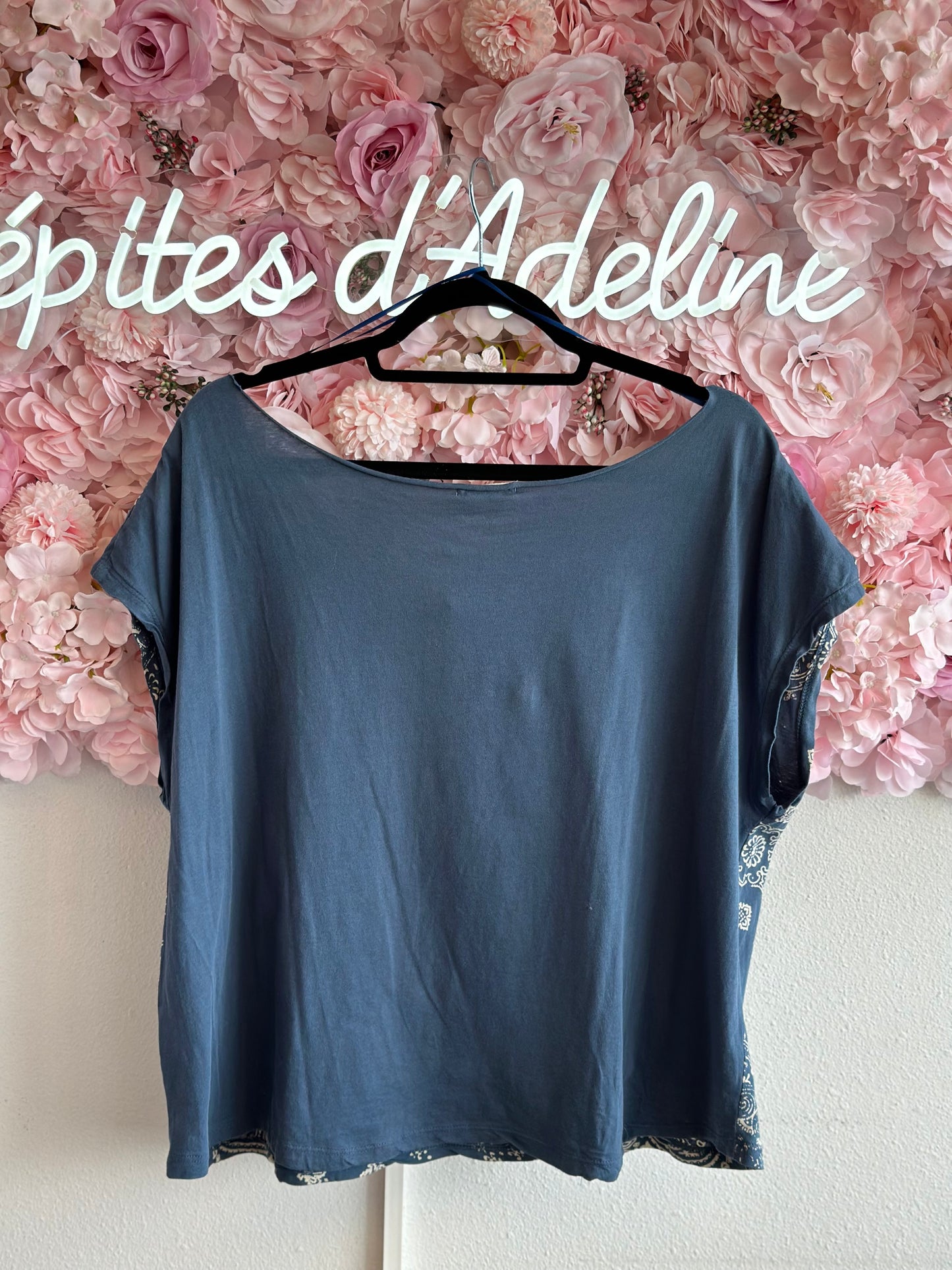 Top bleu oversize à motifs bandana blancs T.38