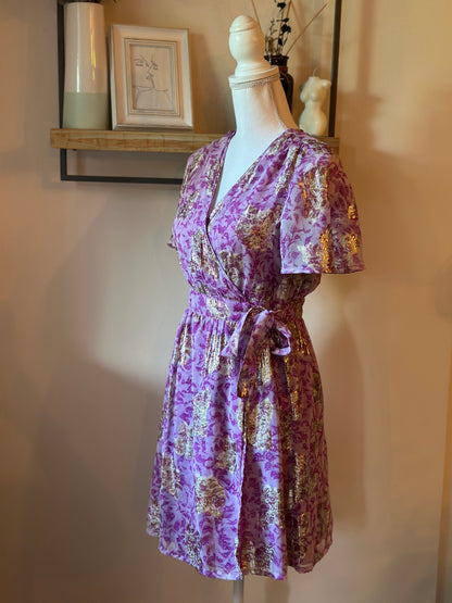 Robe portefeuille imprimé mauve et doré T.34